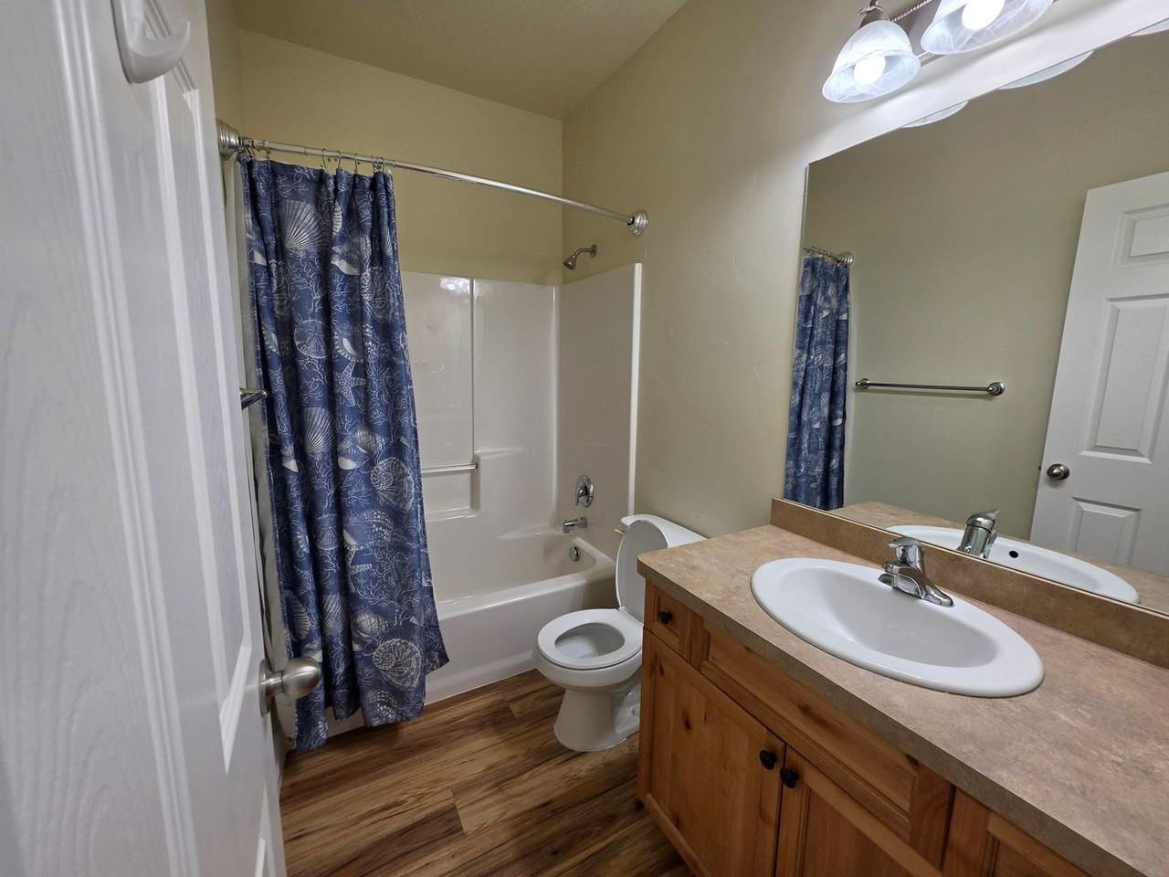 638 N 400 W #E - Photo 7 of 20