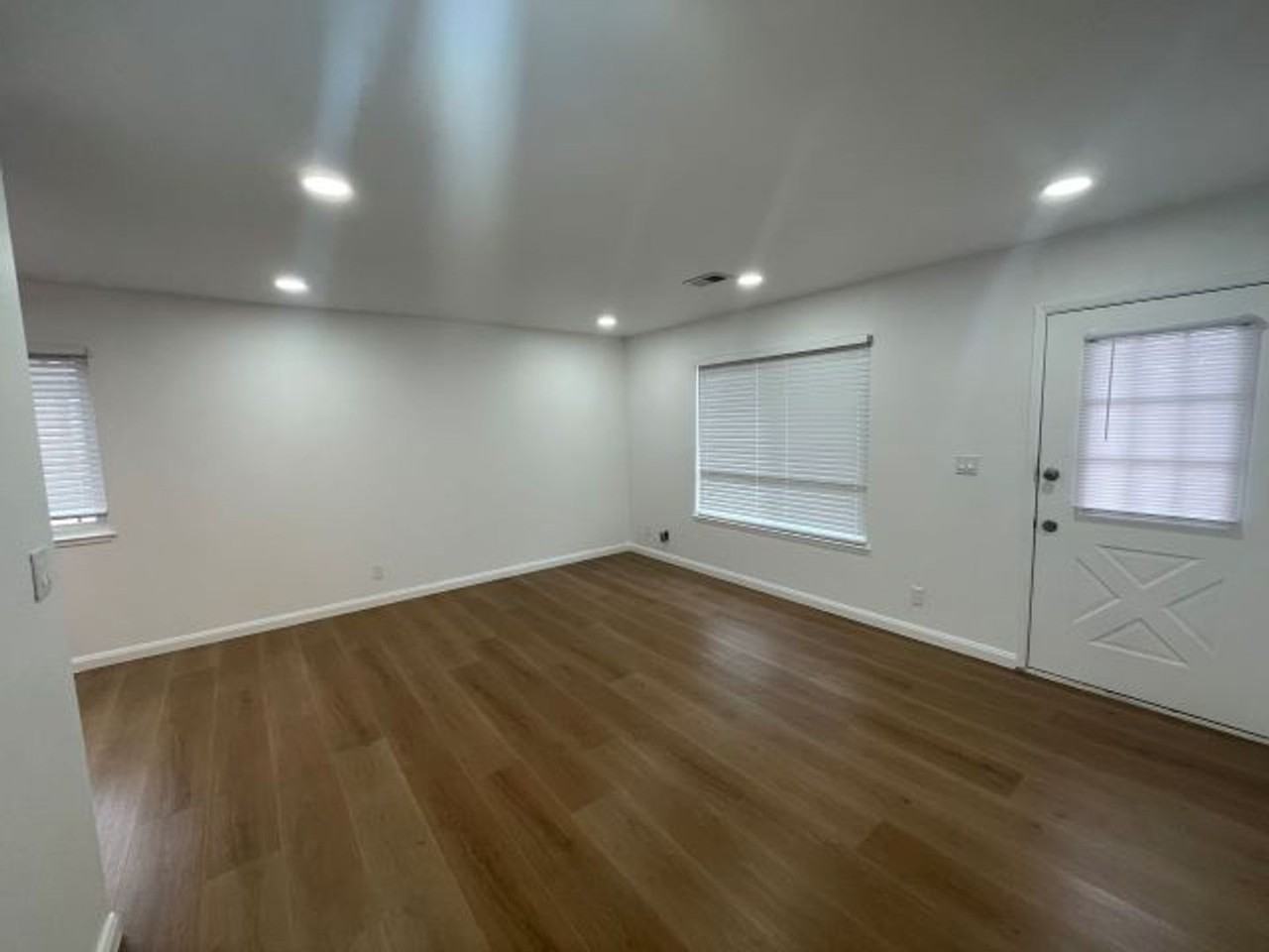 2262 Eric Ct #4 - Photo 3 of 12