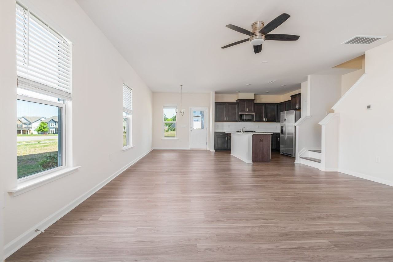 105 Lafferty St - Photo 3 of 25
