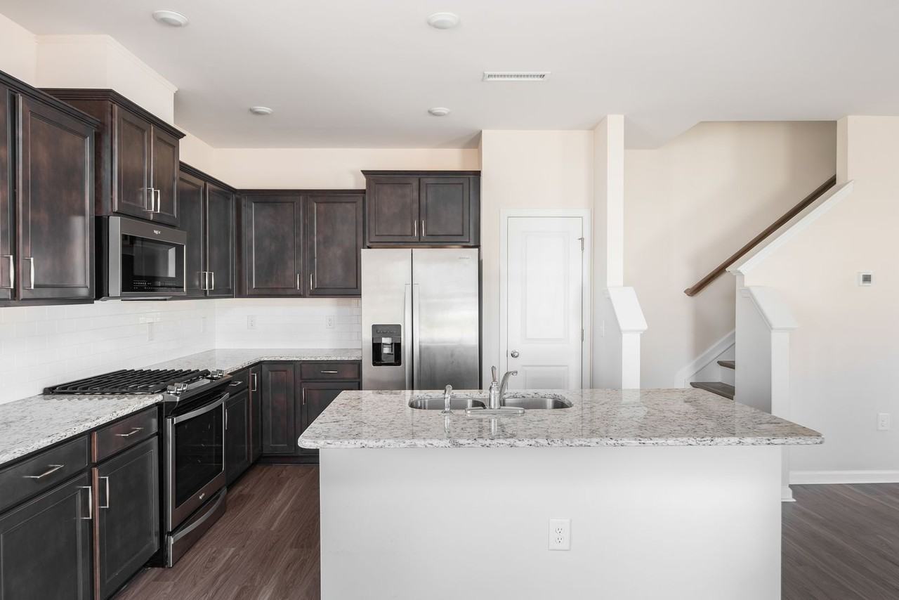 105 Lafferty St - Photo 6 of 25