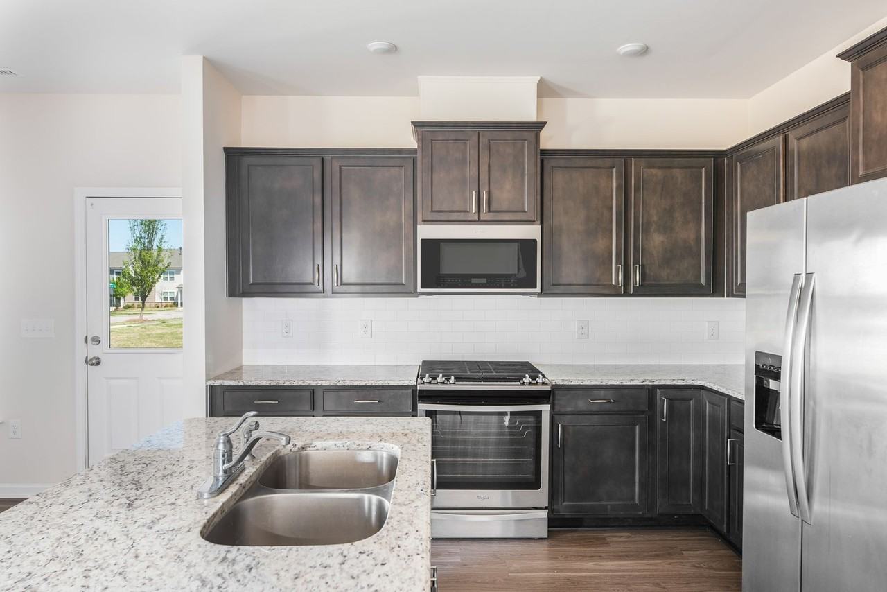 105 Lafferty St - Photo 7 of 25