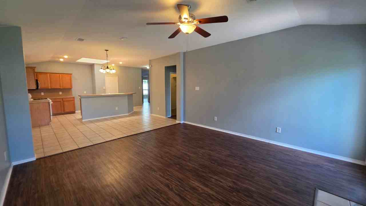 5820 Show Master Ln - Photo 5 of 28