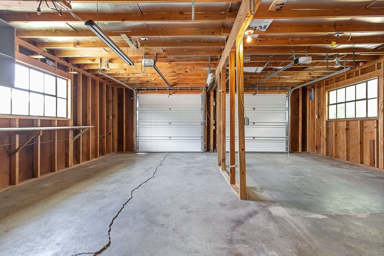 2300 Aspen Dr - Photo 6 of 32