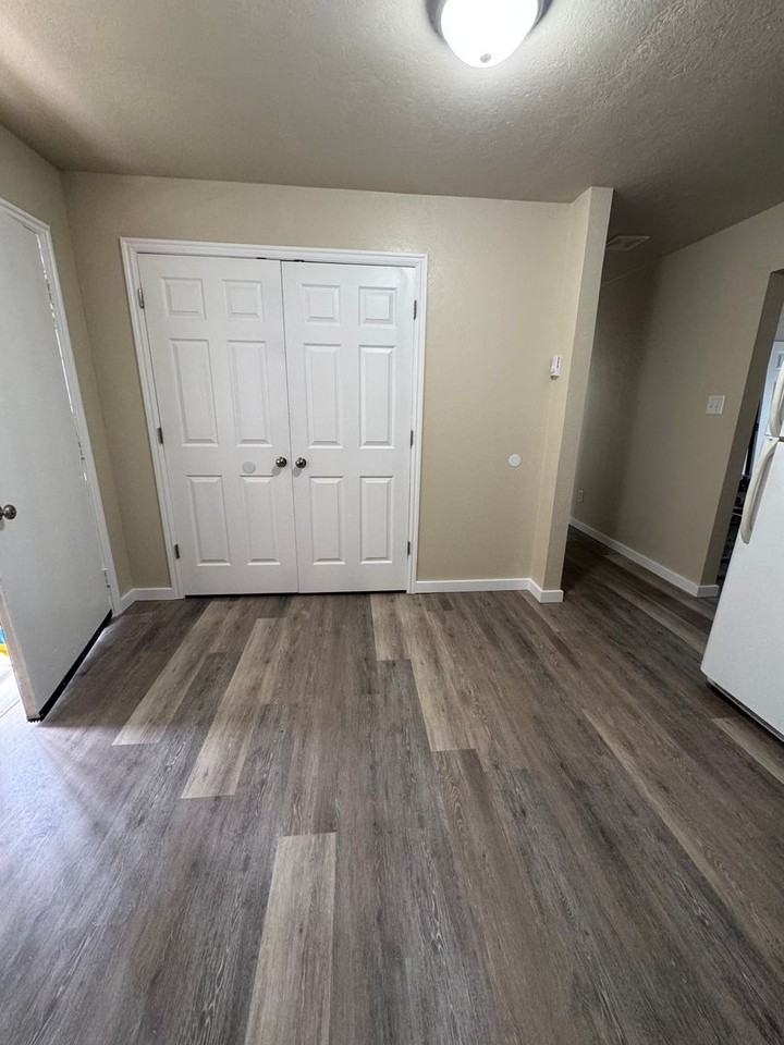 1 - Photo 2 of 5