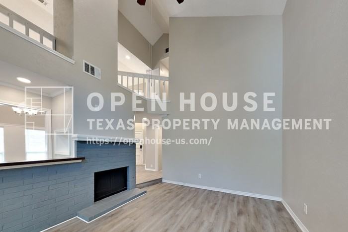 2111 Holly Hill Ln - Photo 4 of 20