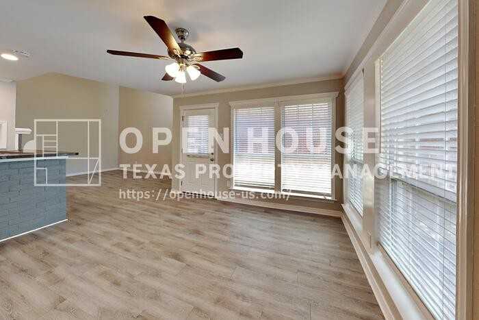 2111 Holly Hill Ln - Photo 5 of 20