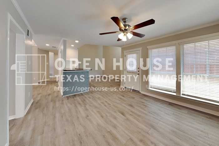 2111 Holly Hill Ln - Photo 6 of 20