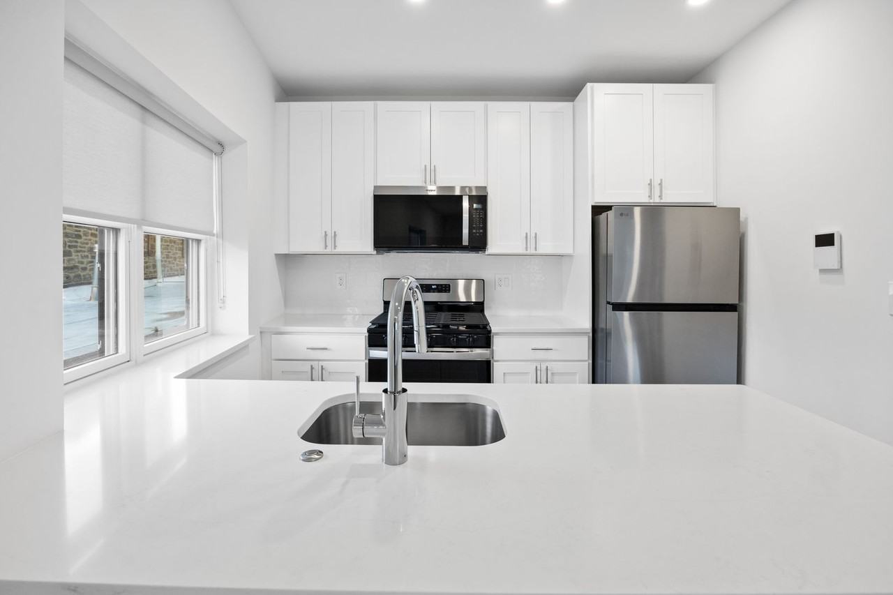 723 West Ave 3rd Fl - Photo 7 of 25