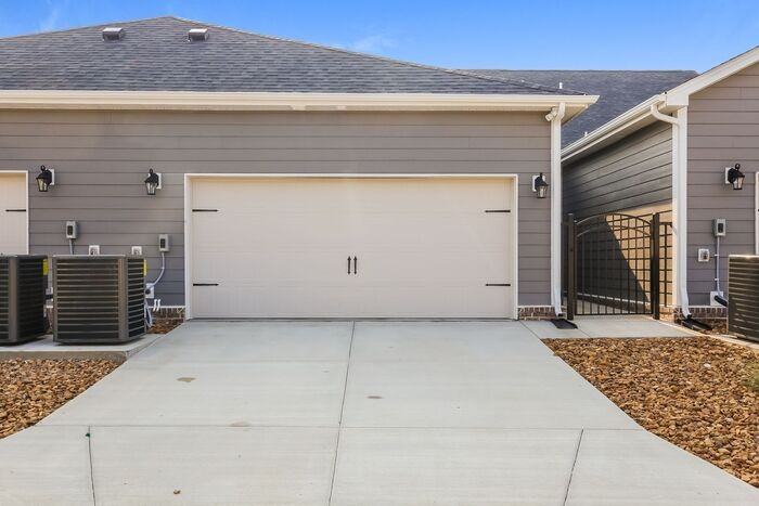 2516 Elmcroft Ave #2516EA - Photo 4 of 24