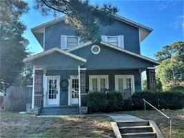 featured image of 457 Dalzell St