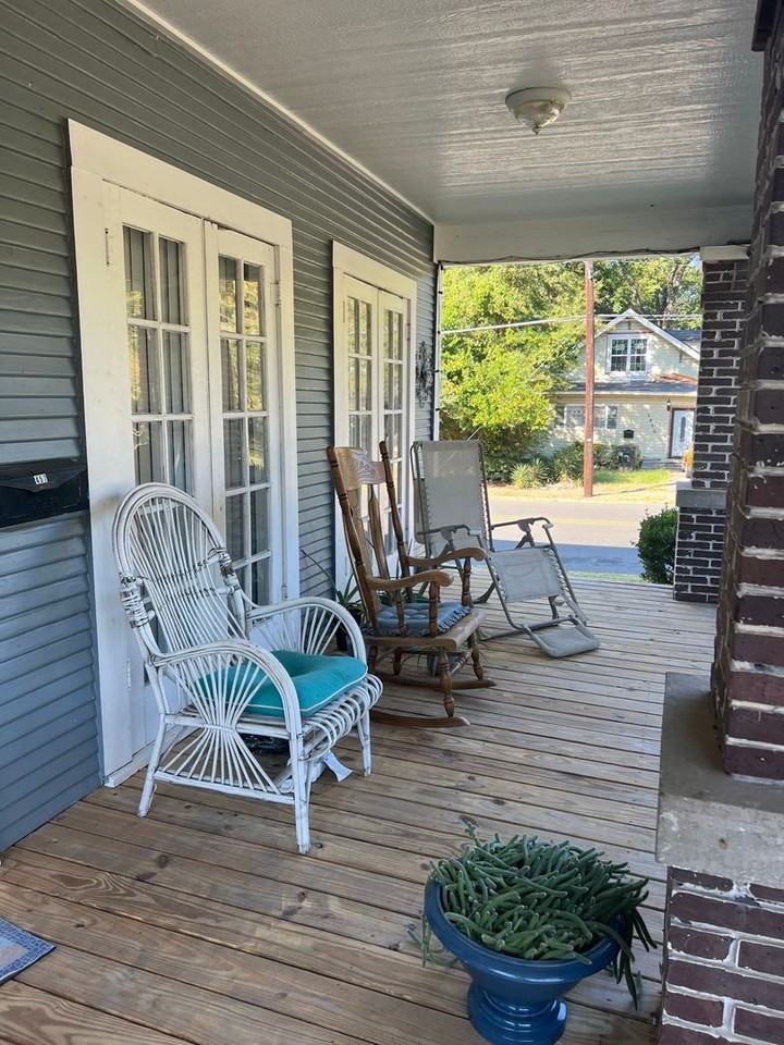 457 Dalzell St - Photo 2 of 2