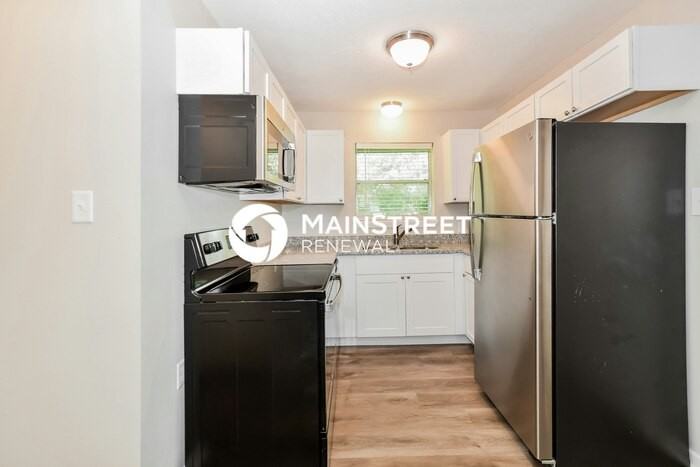 920 Royal St - Photo 5 of 17