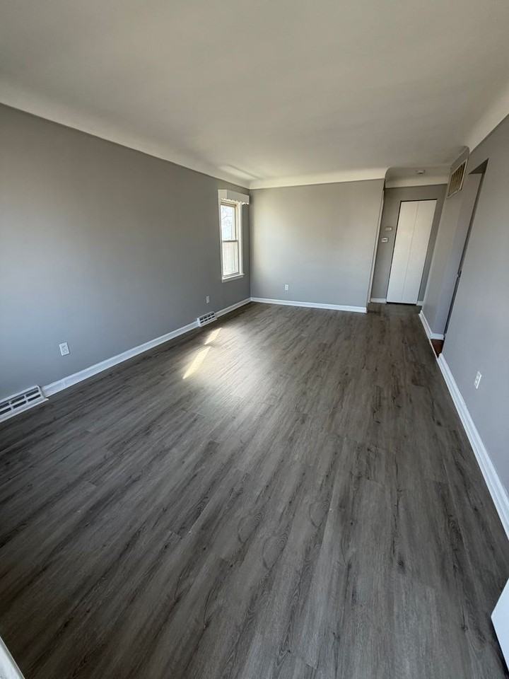 24593 Wilmot Ave - Photo 2 of 12