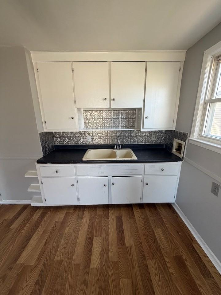 24593 Wilmot Ave - Photo 7 of 12