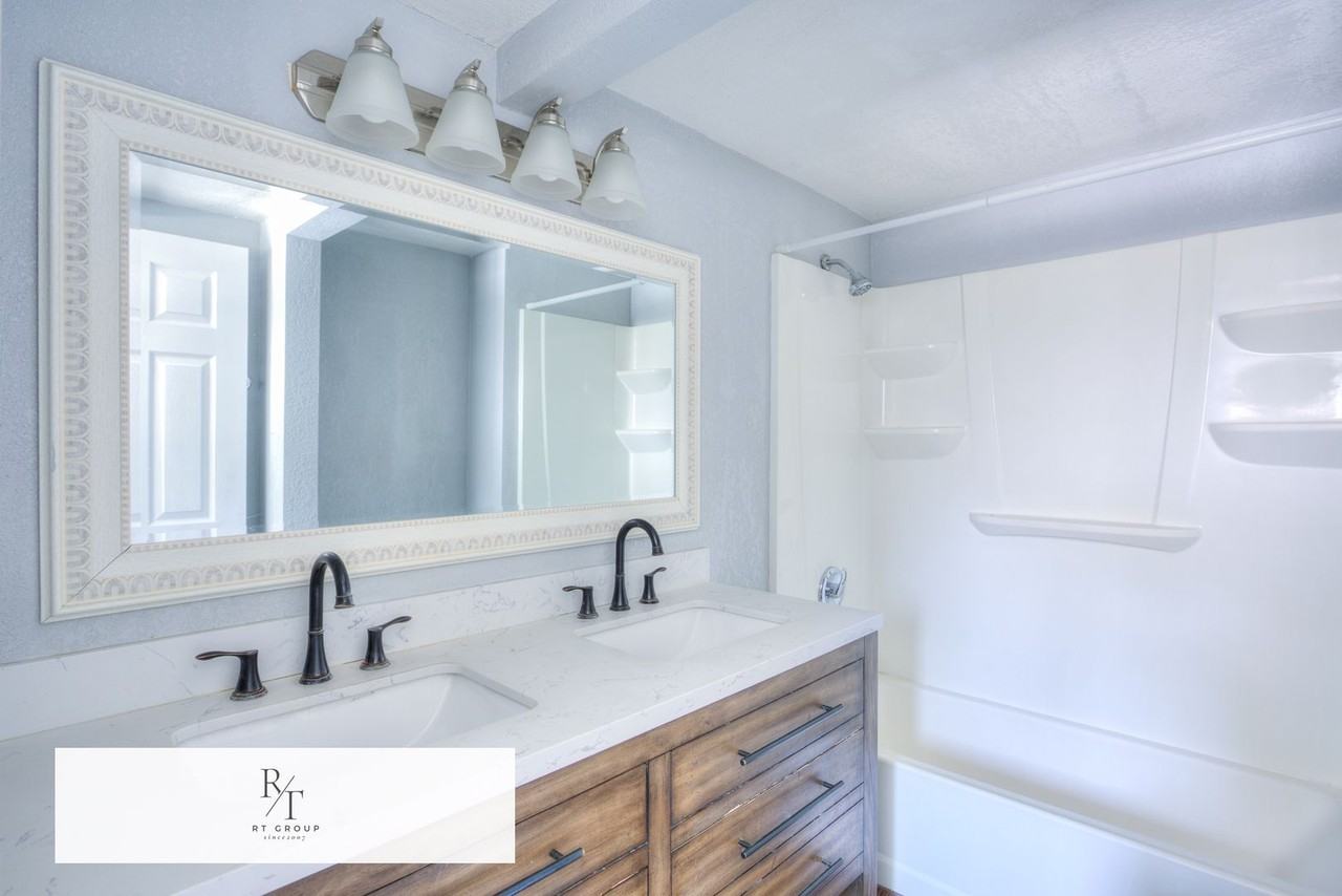 3045 Charlotte Ave - Photo 6 of 39