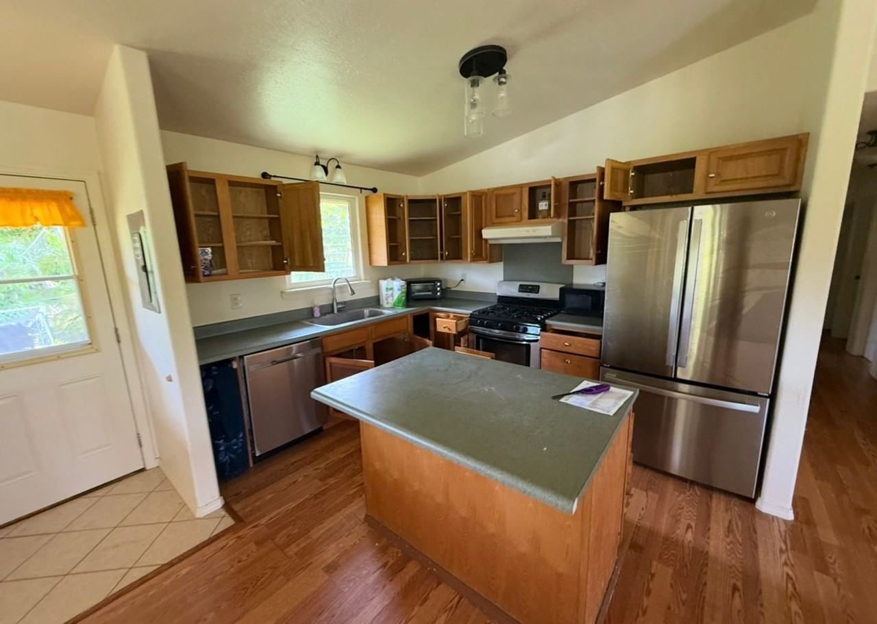 3409 Lauoho Rd - Photo 3 of 13