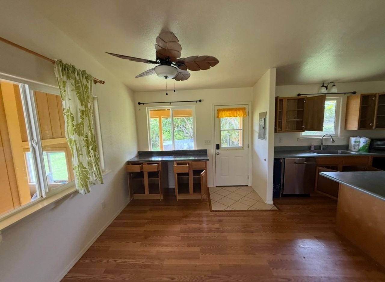 3409 Lauoho Rd - Photo 4 of 13