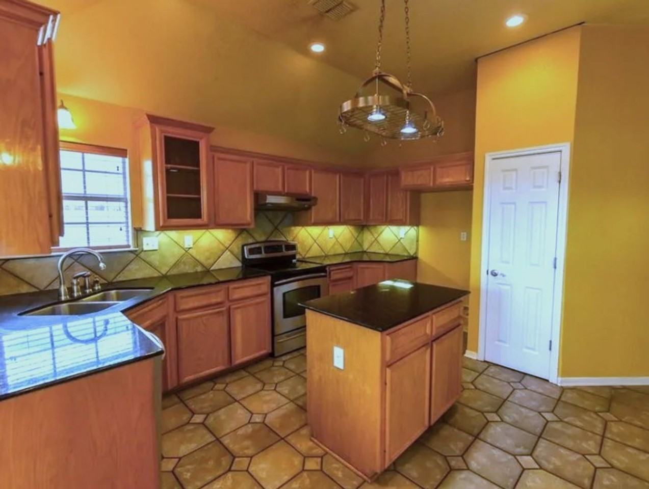 4106 Pennington Ave - Photo 7 of 19