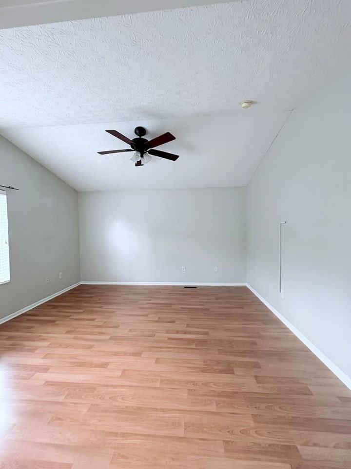 7735 Royal Park Dr - Photo 5 of 14