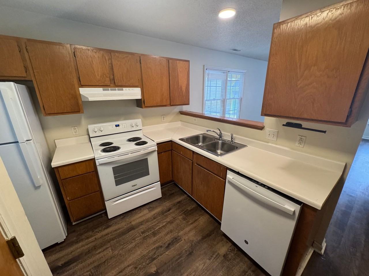 2918 Faversham Pl - Photo 5 of 16