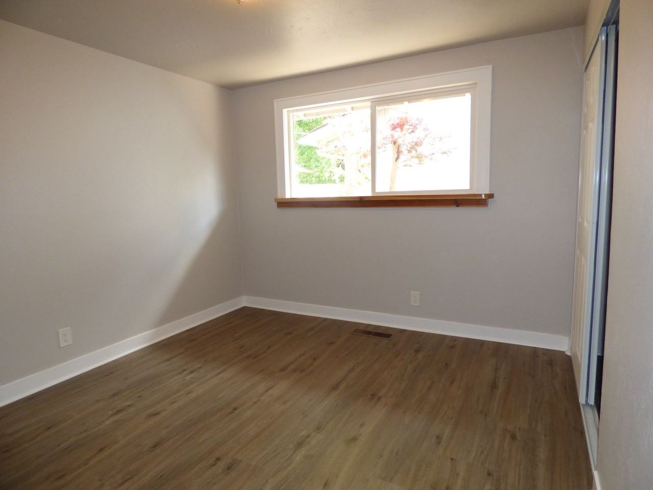 4655 Buffalo Ct Se - Photo 2 of 40