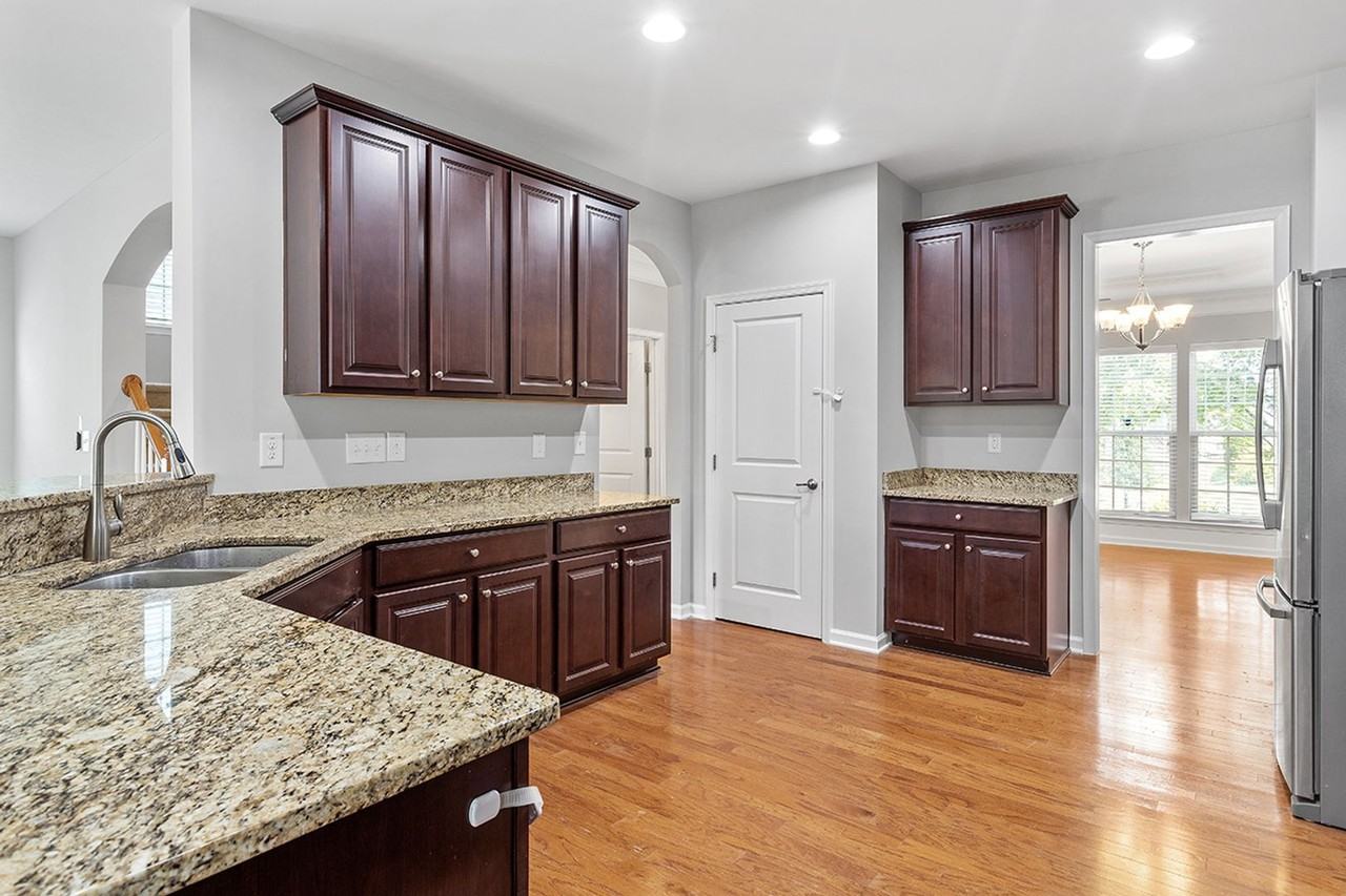1121 Survada Ln - Photo 3 of 32