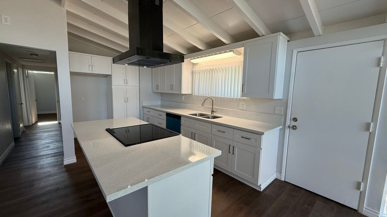 1002 E Walnut Ave - Photo 2 of 30