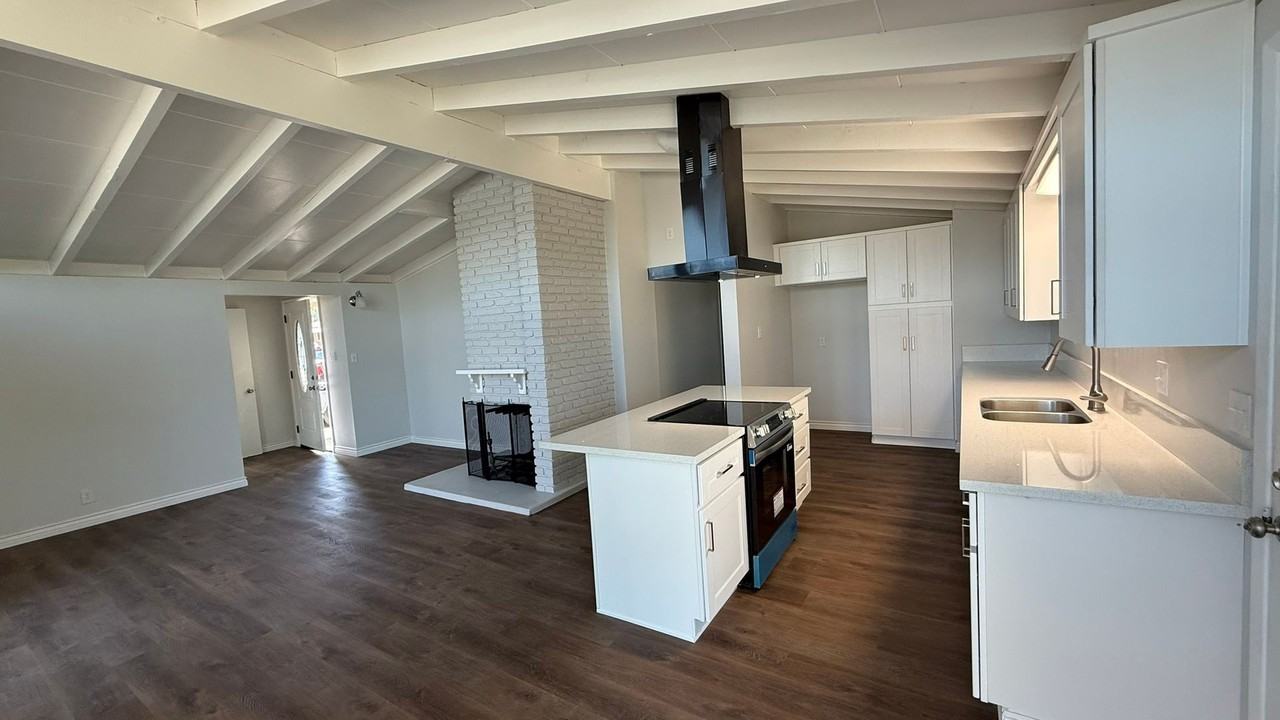 1002 E Walnut Ave - Photo 3 of 30