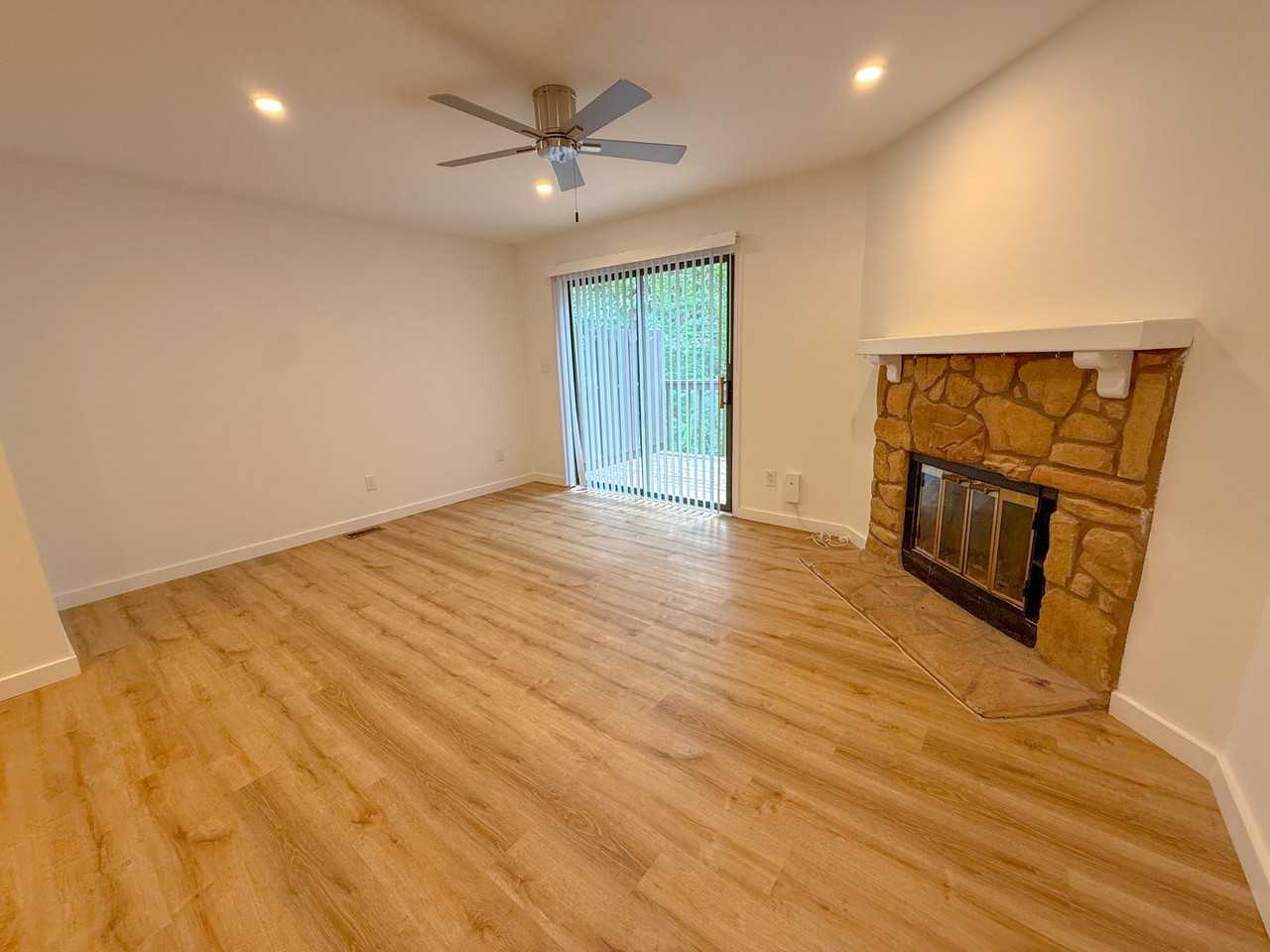 4247 The Oaks Dr - Photo 7 of 20