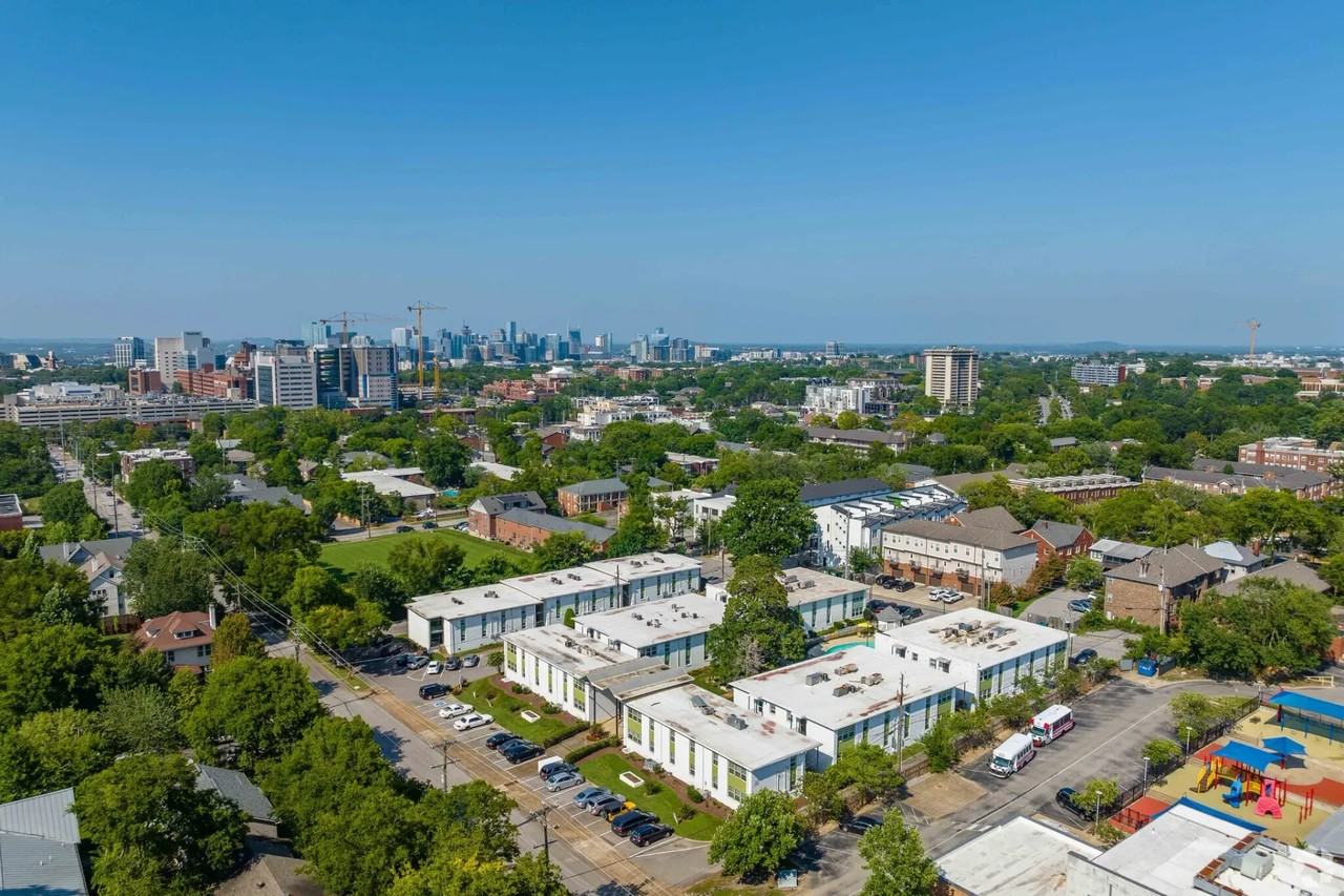 Chateau Apartments - Photo 3 of 42