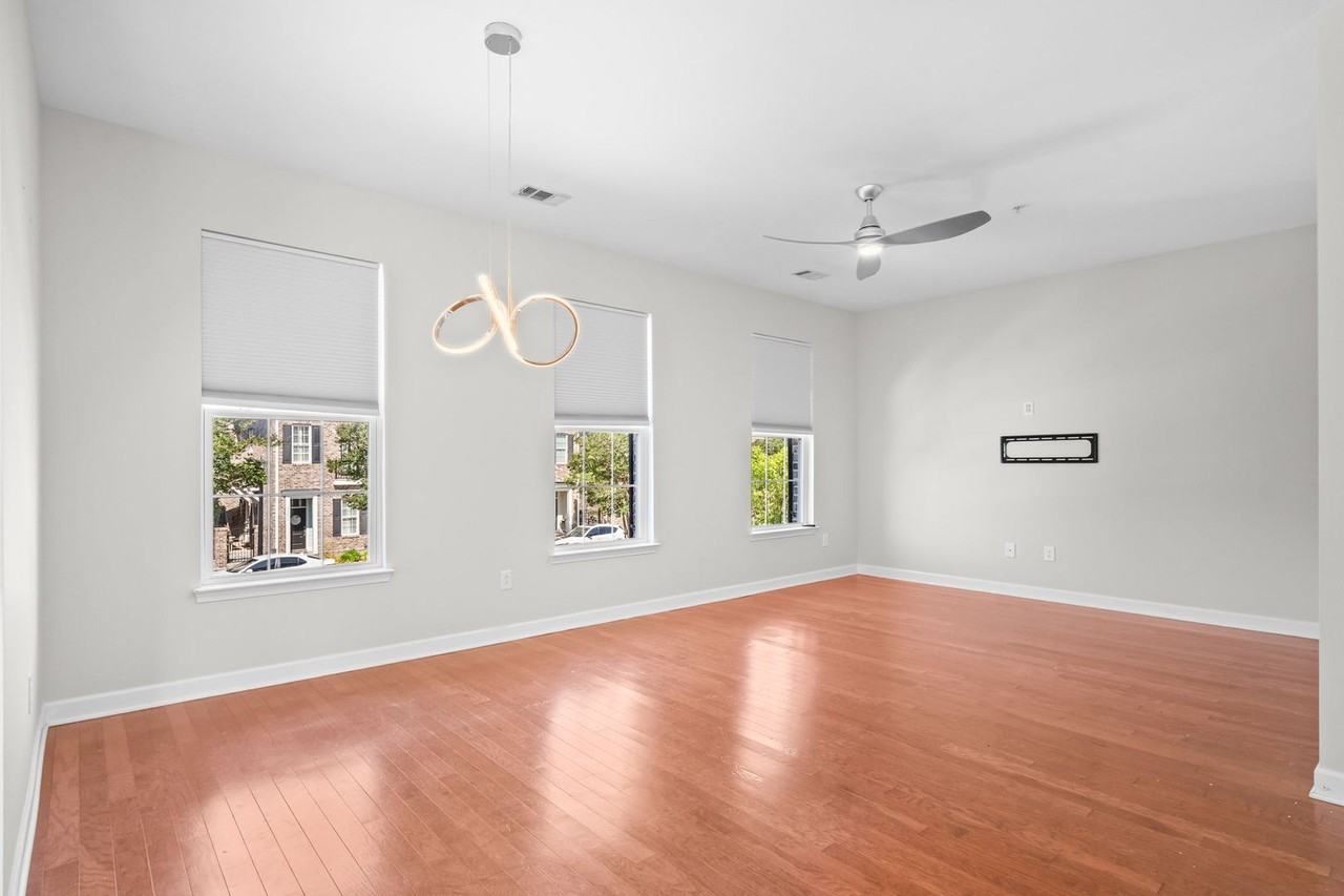 2798 Howard Ave - Photo 6 of 50