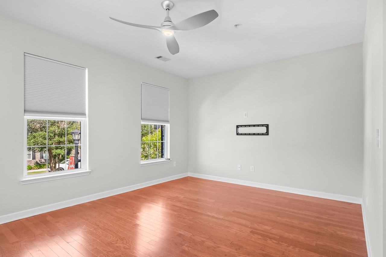 2798 Howard Ave - Photo 7 of 50