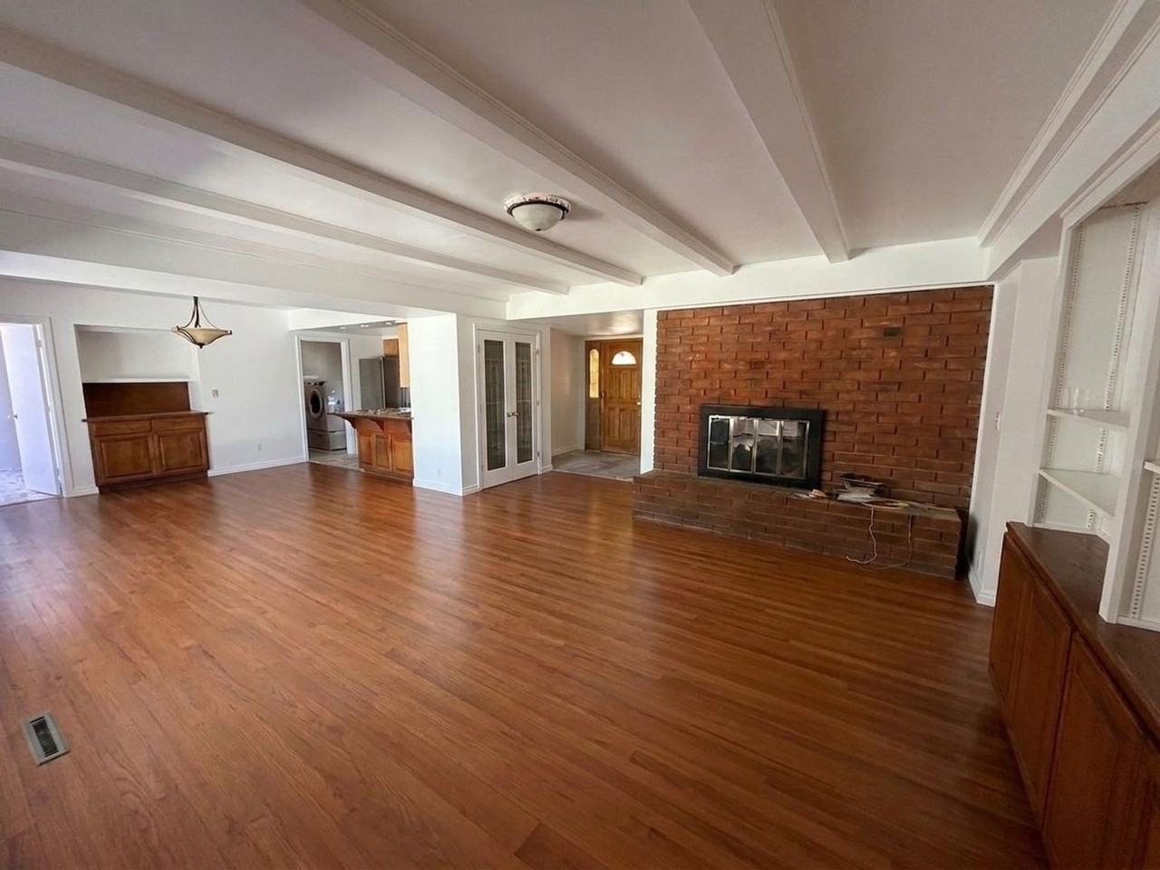 2120 Highland Oaks Dr - Photo 3 of 20