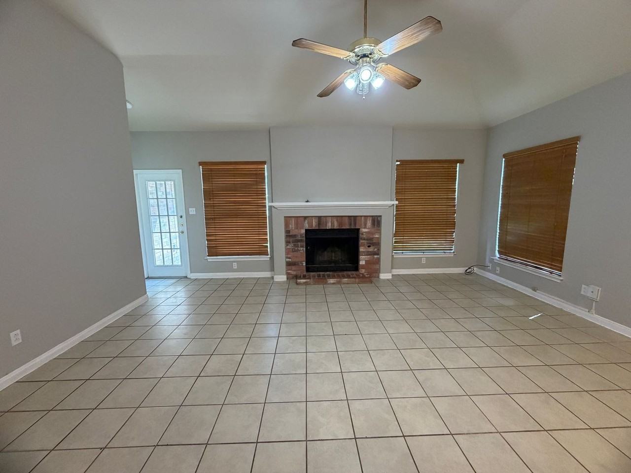 6335 John Chapman - Photo 3 of 20