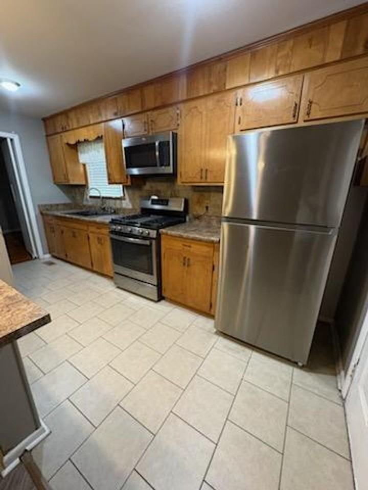 2668 Vernon Dr - Photo 4 of 14