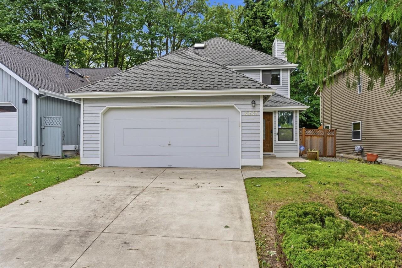 2227 Se 8th Pl - Photo 2 of 23