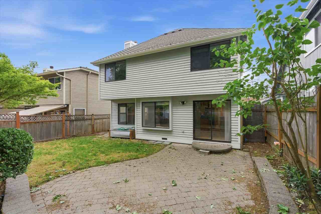 2227 Se 8th Pl - Photo 4 of 23