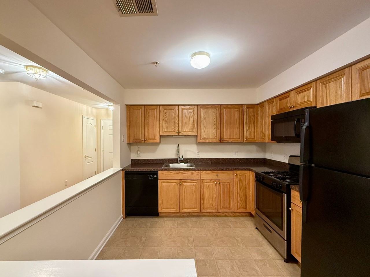 1315 Fernwood Ct - Photo 2 of 12