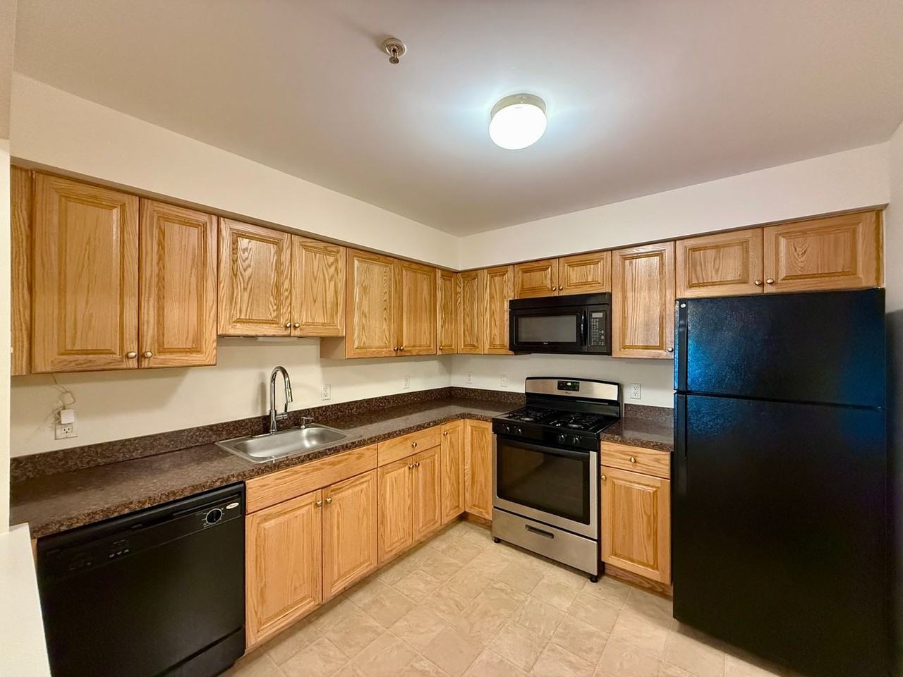 1315 Fernwood Ct - Photo 3 of 12