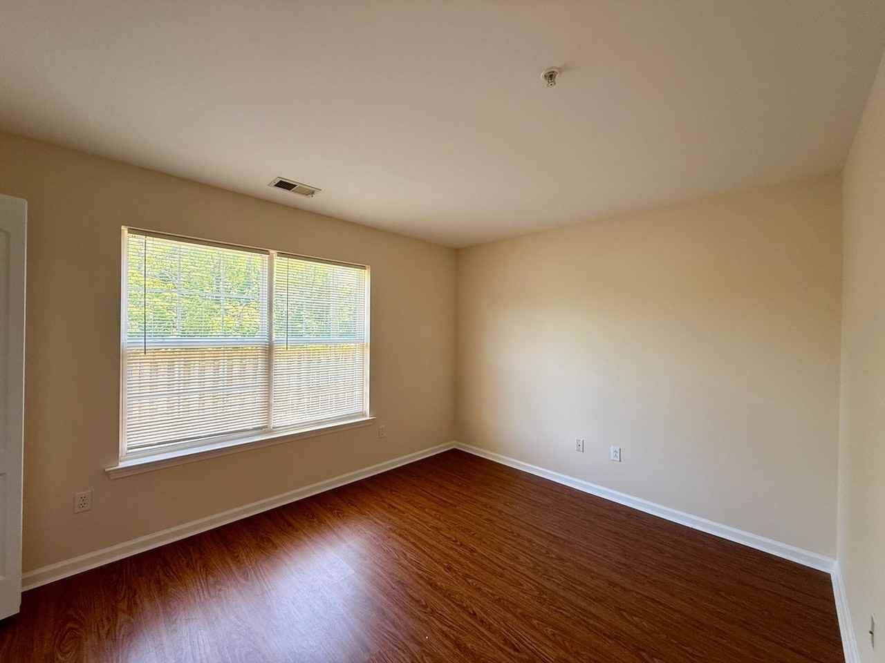 1315 Fernwood Ct - Photo 6 of 12