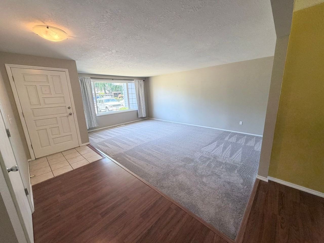 6388 Doral Dr Se - Photo 2 of 19