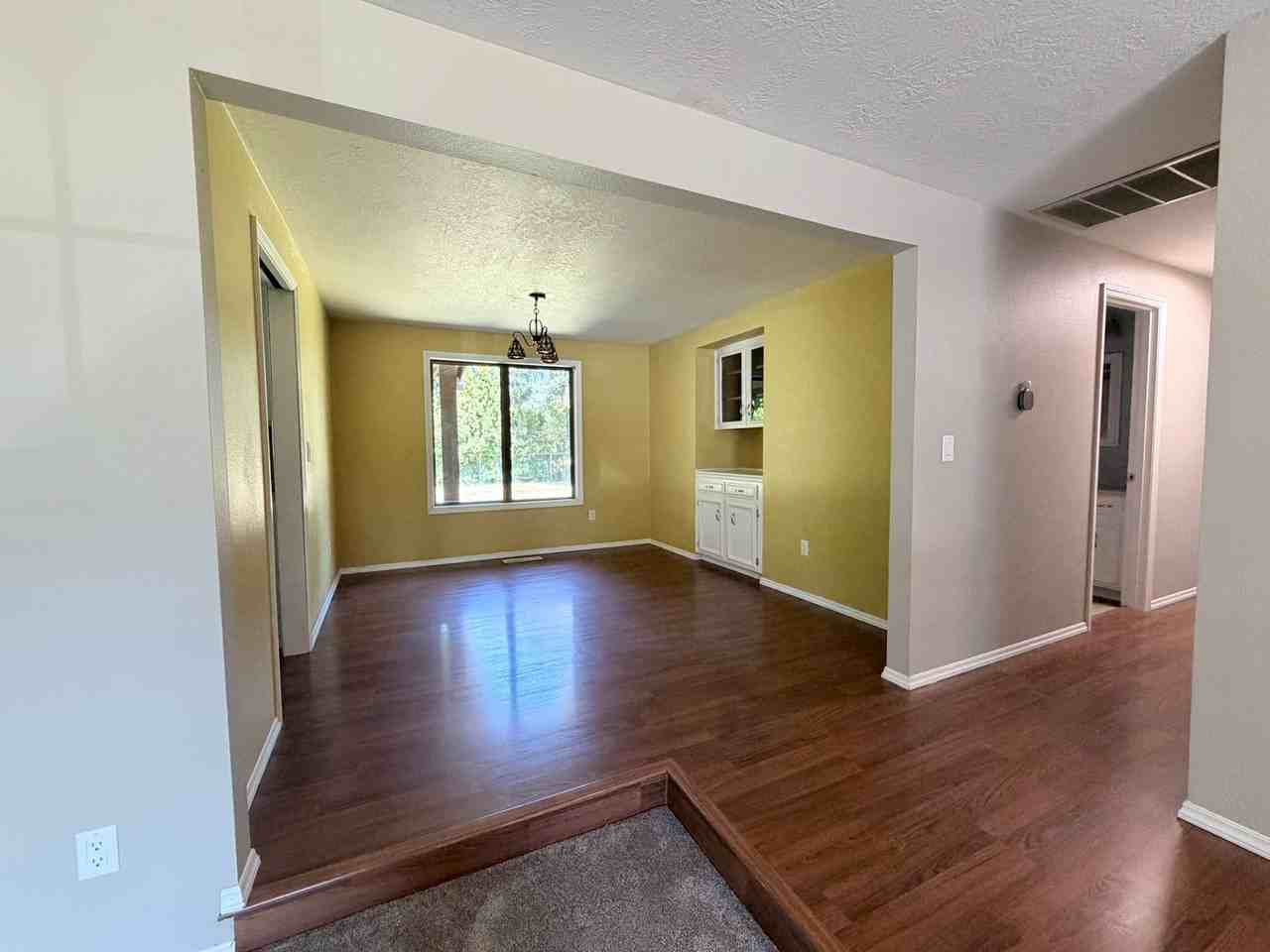 6388 Doral Dr Se - Photo 3 of 19