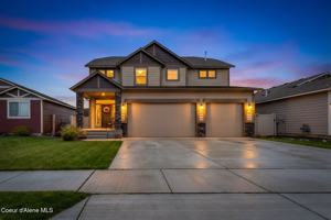 featured image of 984 E Allenby Ave