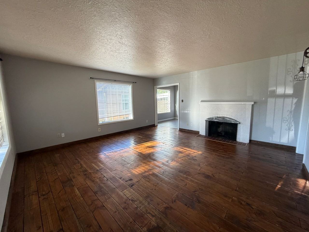 1324 Sw Levens St - Photo 2 of 13
