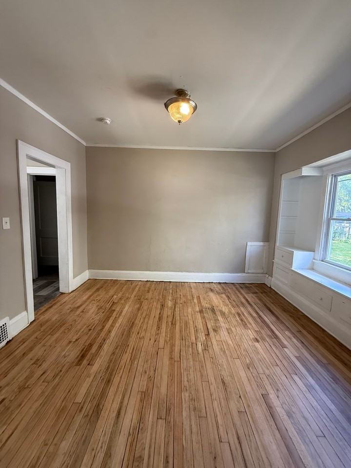 13826 Melzer Ave - Photo 3 of 9