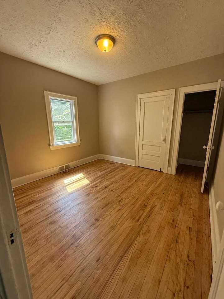 13826 Melzer Ave - Photo 5 of 9