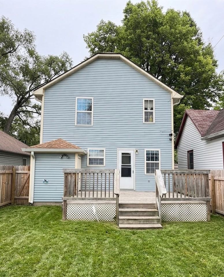 936 Camp St - Photo 2 of 31