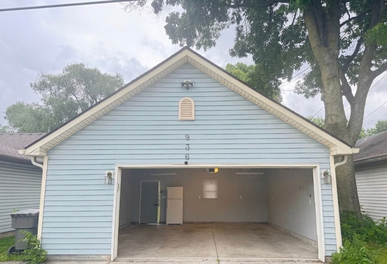 936 Camp St - Photo 3 of 31