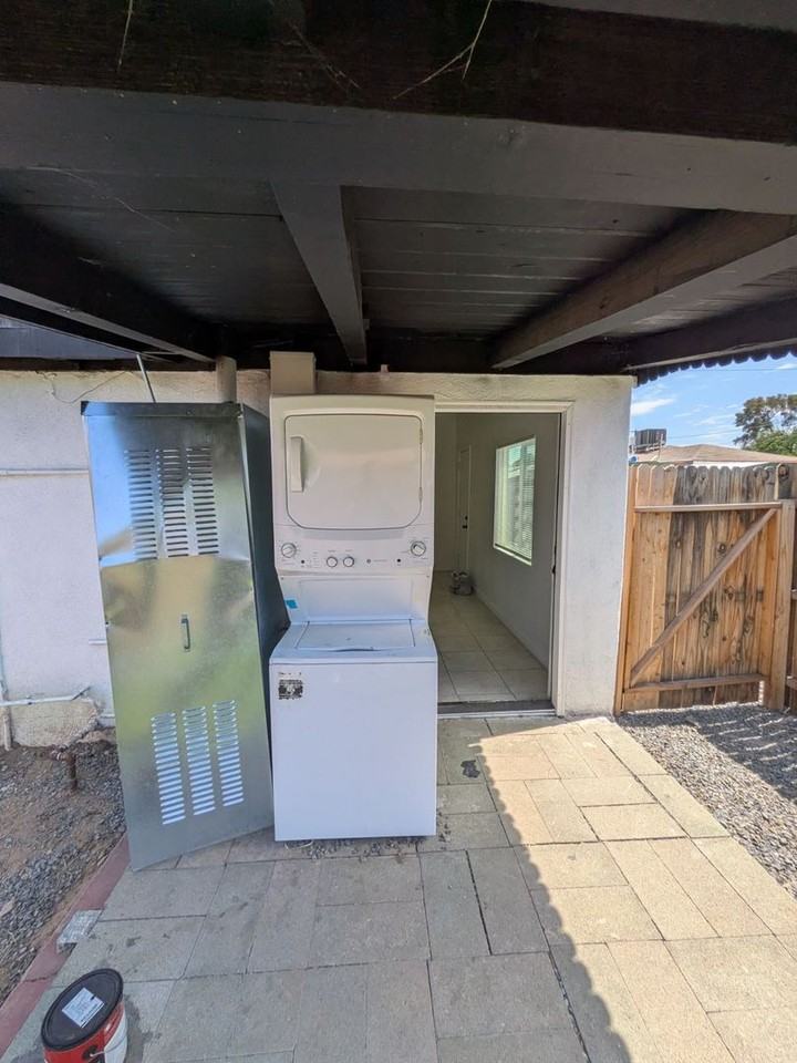 648 N Desert Ave - Photo 7 of 10
