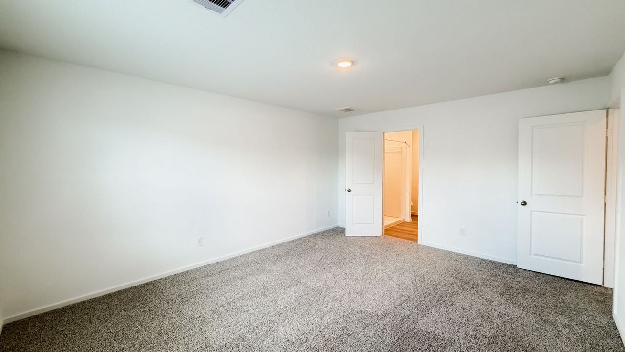 11631 Ruffian Dr - Photo 6 of 17